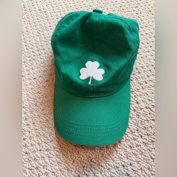 David and Young Green Cap with White Shamrock - Picture 4 of 4